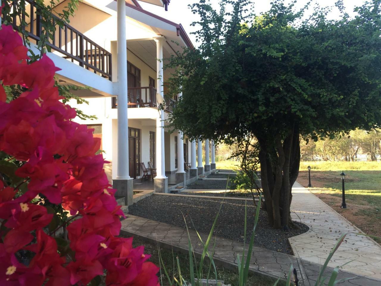 Hotel Goddess Garden Sigirija Zewnętrze zdjęcie