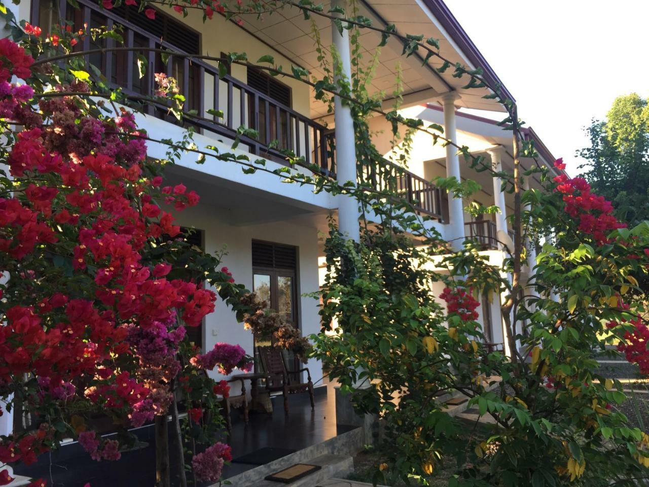 Hotel Goddess Garden Sigirija Zewnętrze zdjęcie